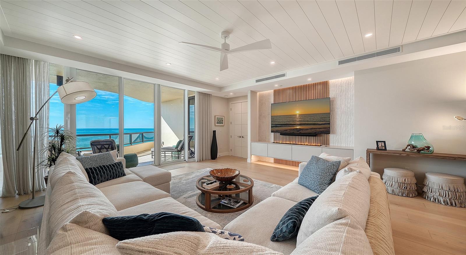 L AMBIANCE AT LONGBOAT KEY CLUB PH 02 - Residential