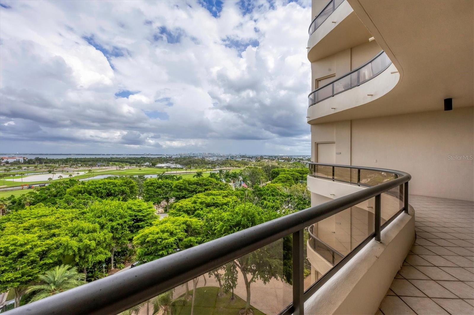 L AMBIANCE AT LONGBOAT KEY CLUB PH 02 - Residential