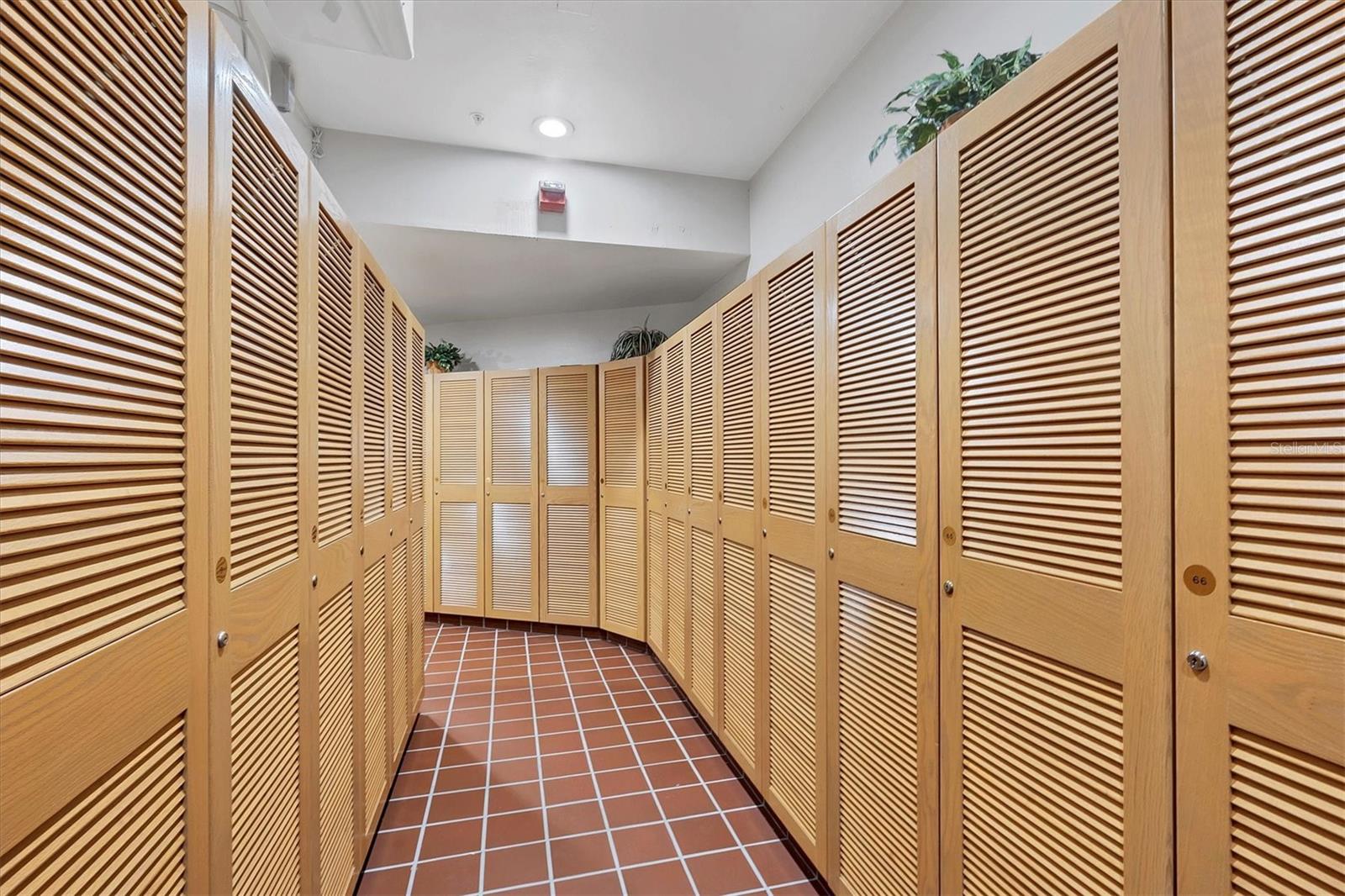 L AMBIANCE AT LONGBOAT KEY CLUB PH 02 - Residential