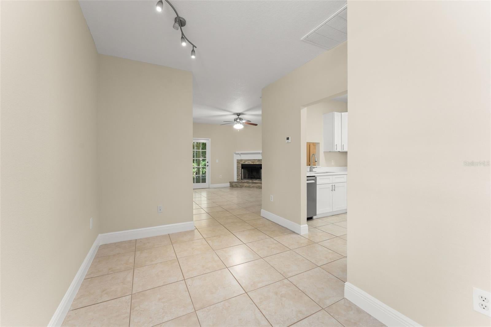 498 DEAN CREEK LANE