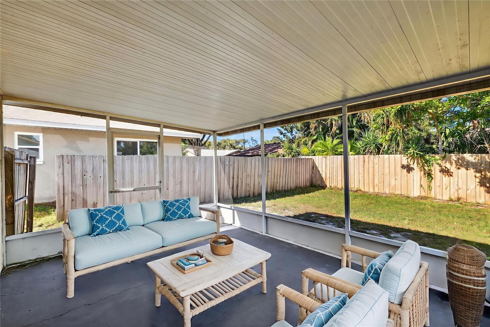 COUNTRY VILLAS - Residential