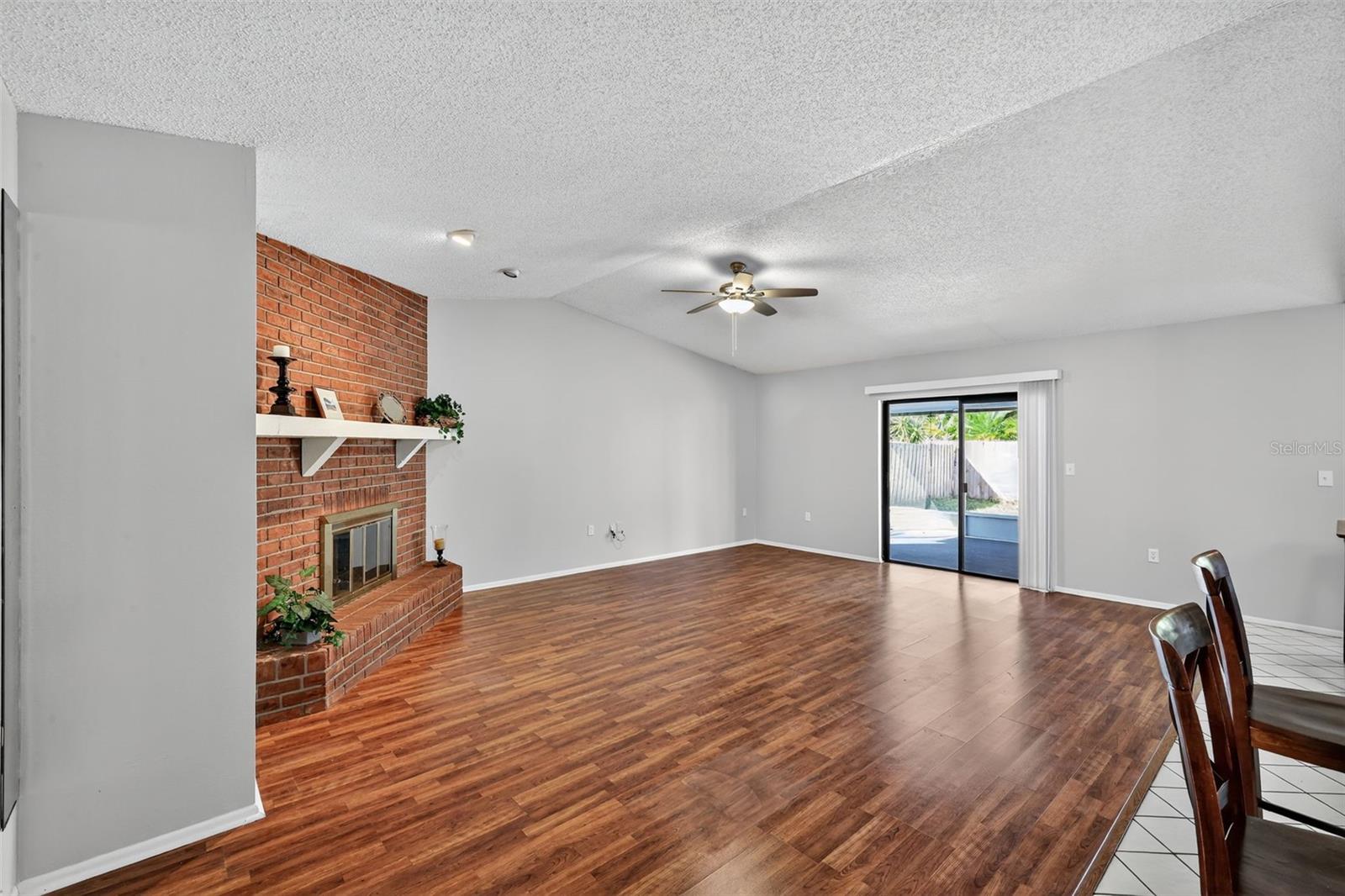 COUNTRY VILLAS - Residential