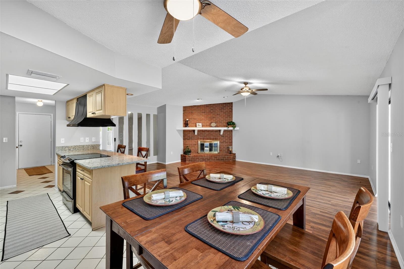 COUNTRY VILLAS - Residential