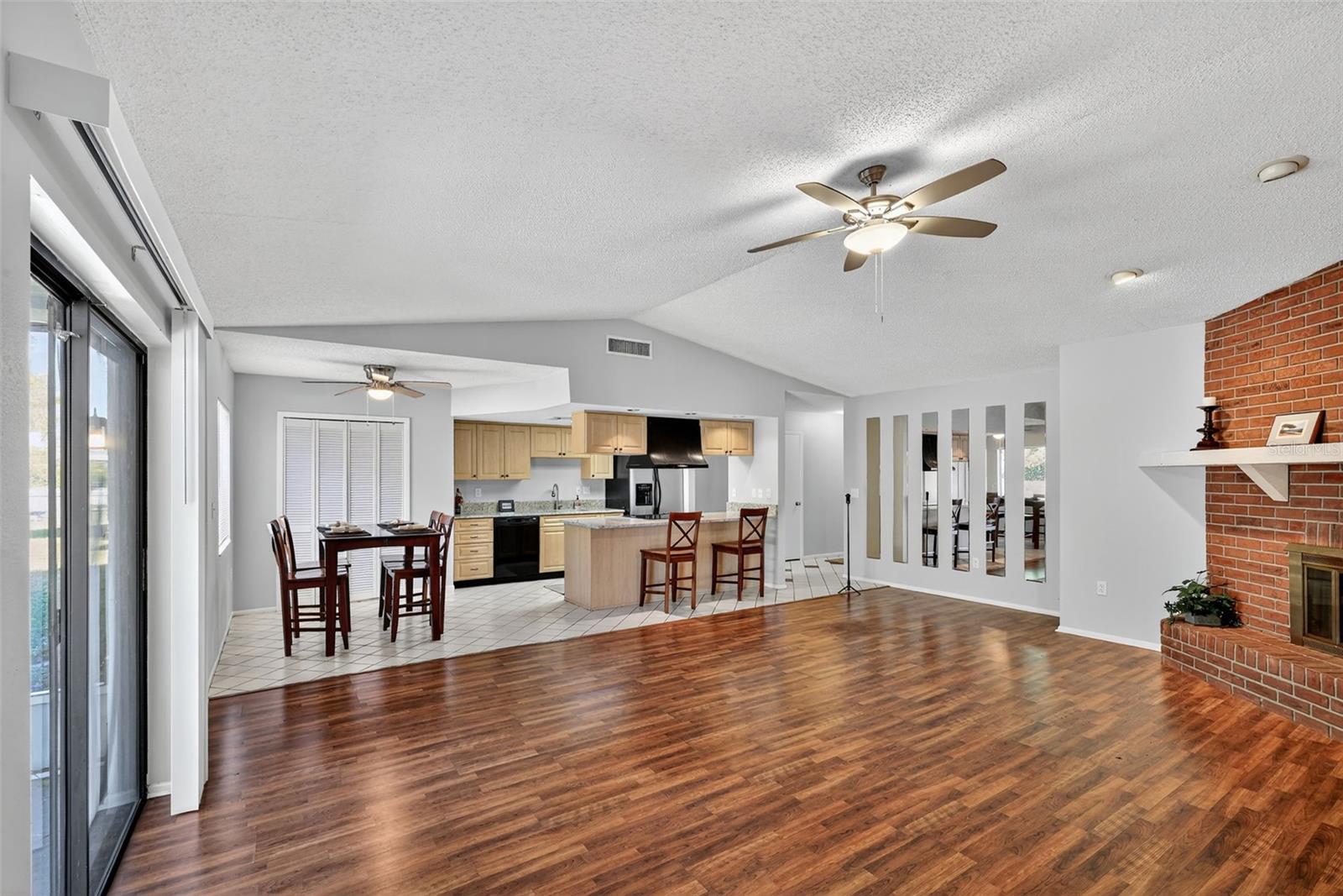 COUNTRY VILLAS - Residential