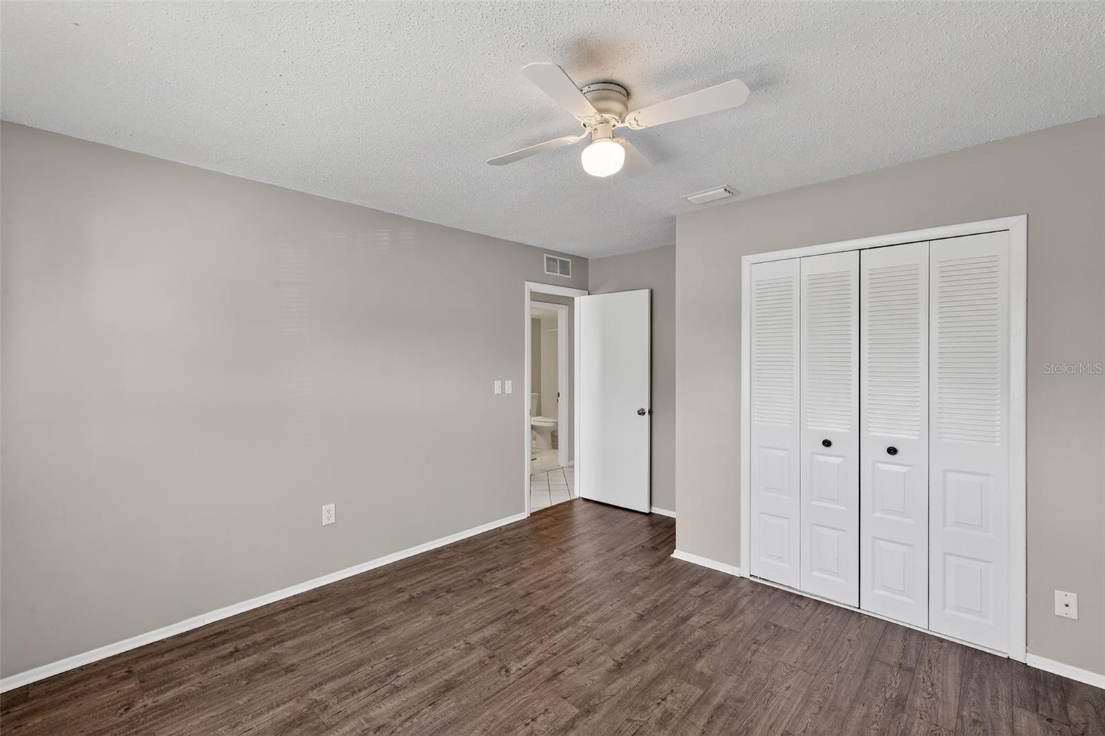 COUNTRY VILLAS - Residential