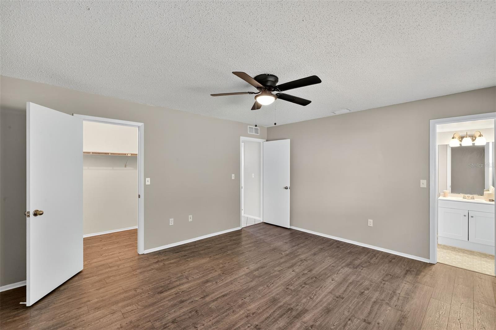 COUNTRY VILLAS - Residential