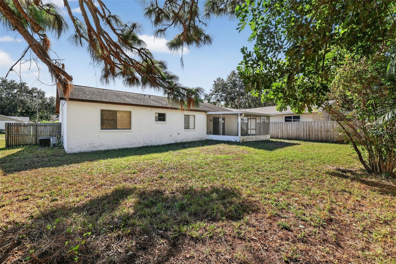 COUNTRY VILLAS - Residential