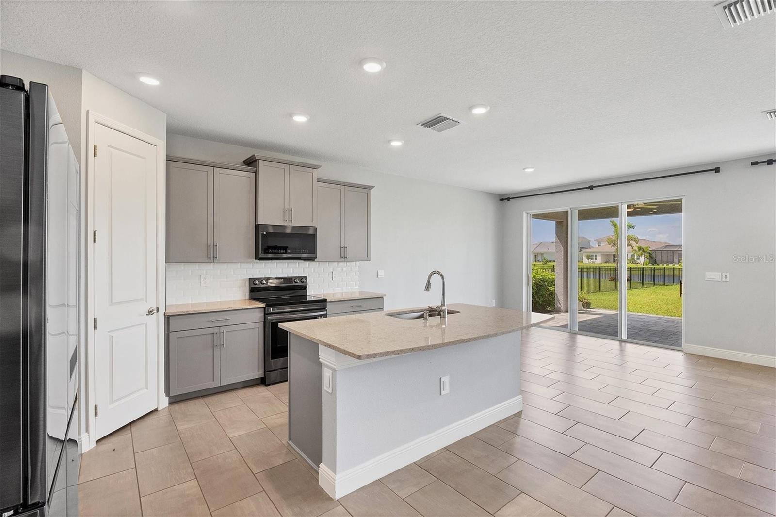 STAR FARMS AT LAKEWOOD RANCH - Residential Lease