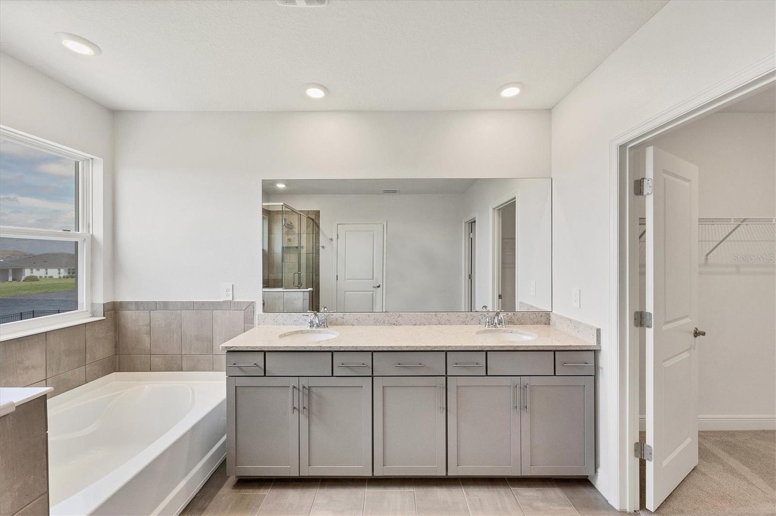 STAR FARMS AT LAKEWOOD RANCH - Residential Lease