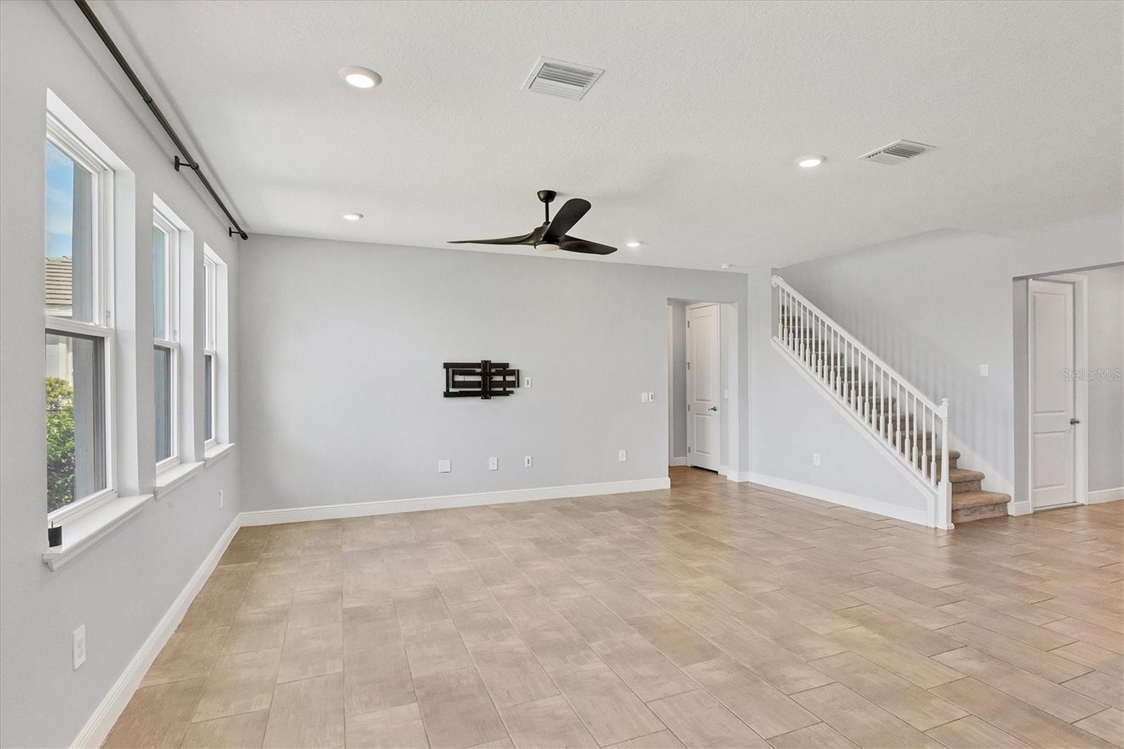 STAR FARMS AT LAKEWOOD RANCH - Residential Lease