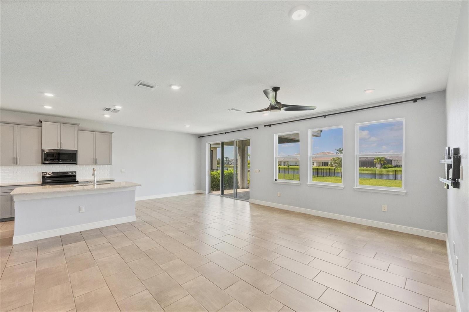 STAR FARMS AT LAKEWOOD RANCH - Residential Lease