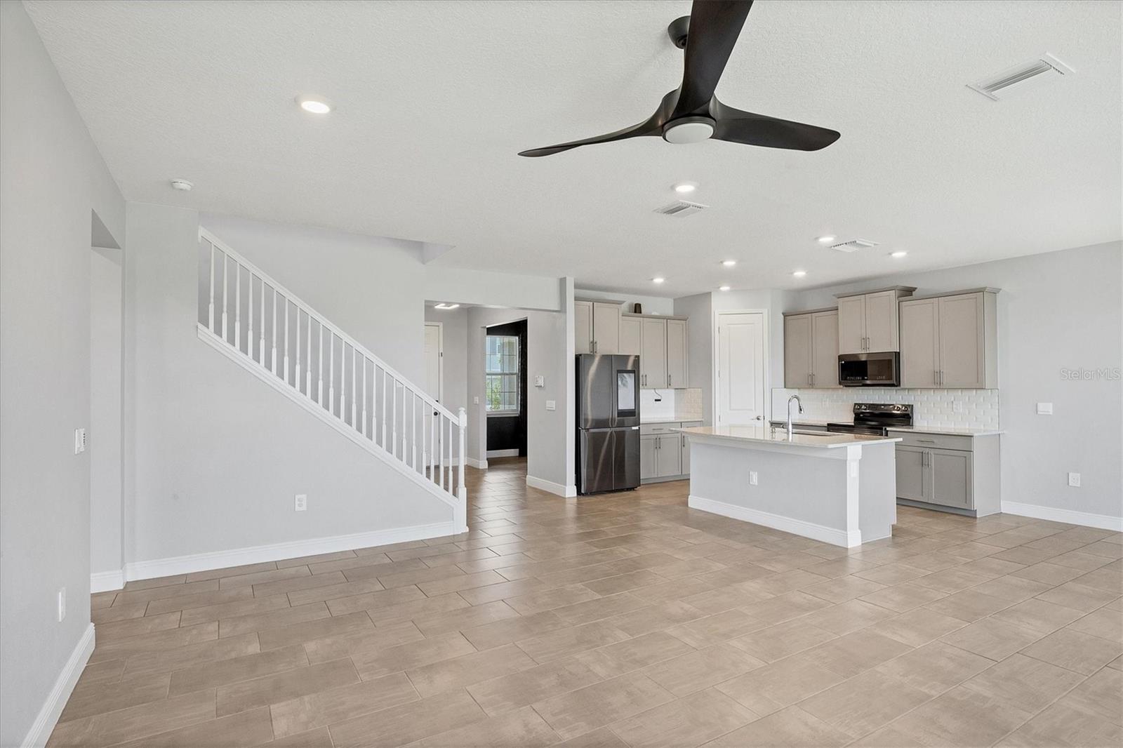 STAR FARMS AT LAKEWOOD RANCH - Residential Lease