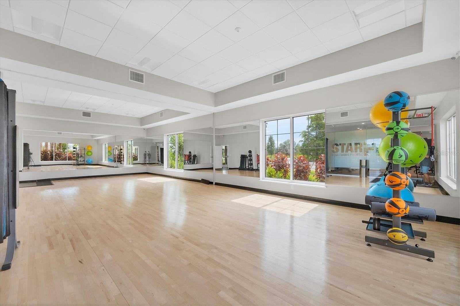 STAR FARMS AT LAKEWOOD RANCH - Residential Lease
