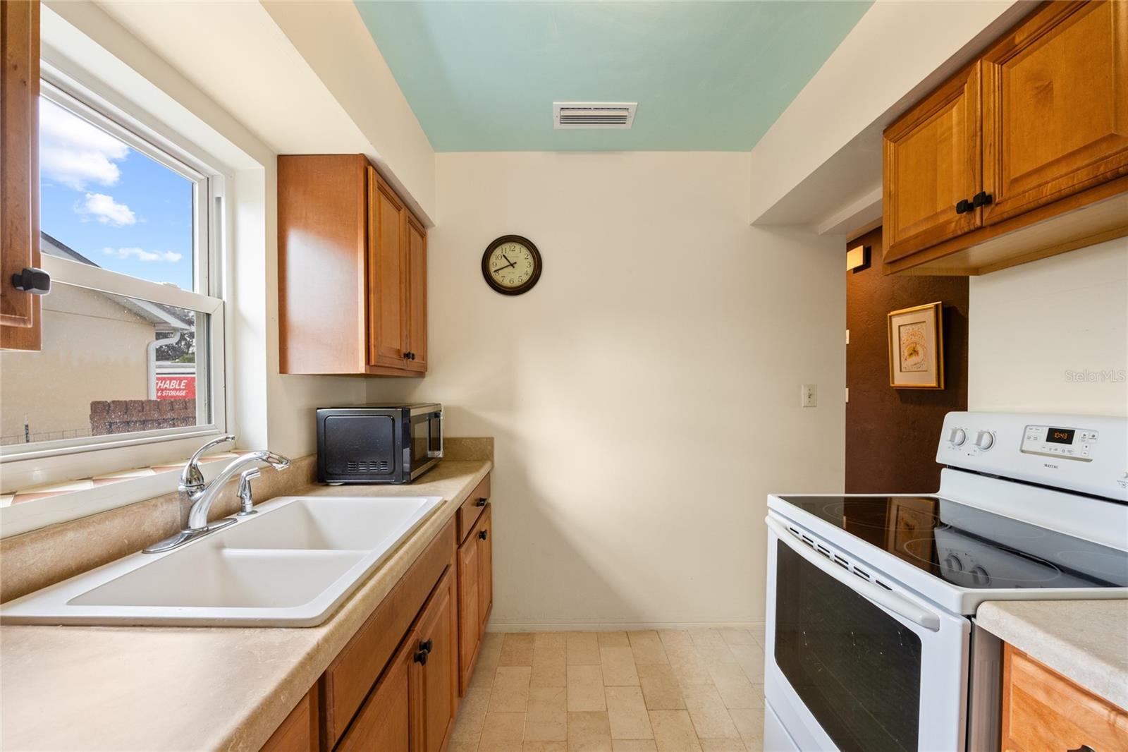 MOCKINGBIRD HILL - Residential