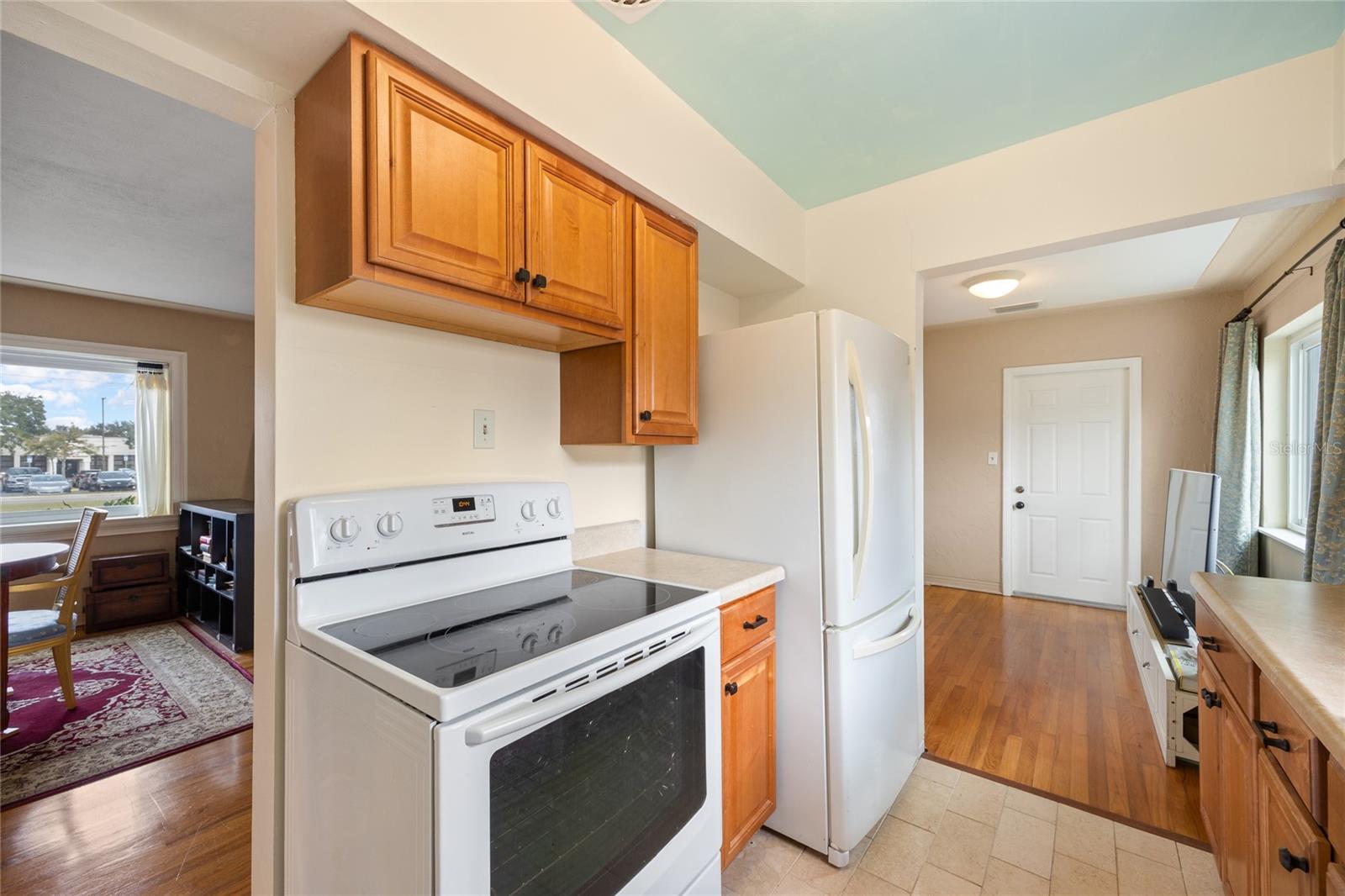 MOCKINGBIRD HILL - Residential