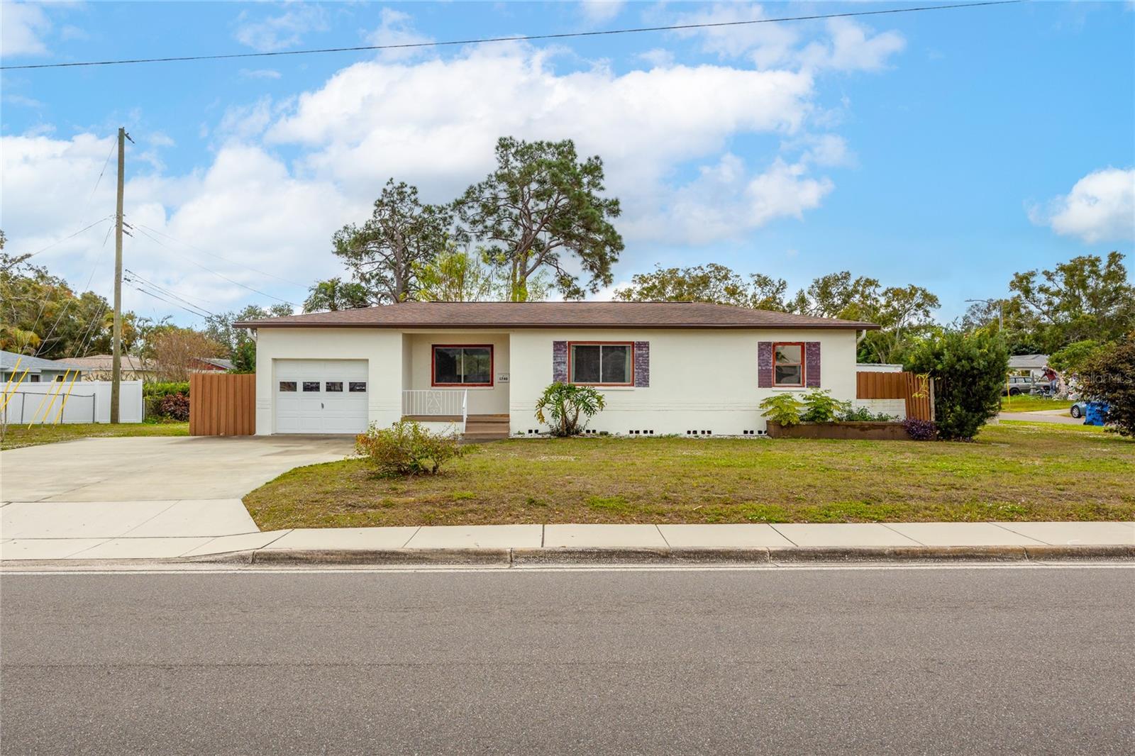 MOCKINGBIRD HILL - Residential