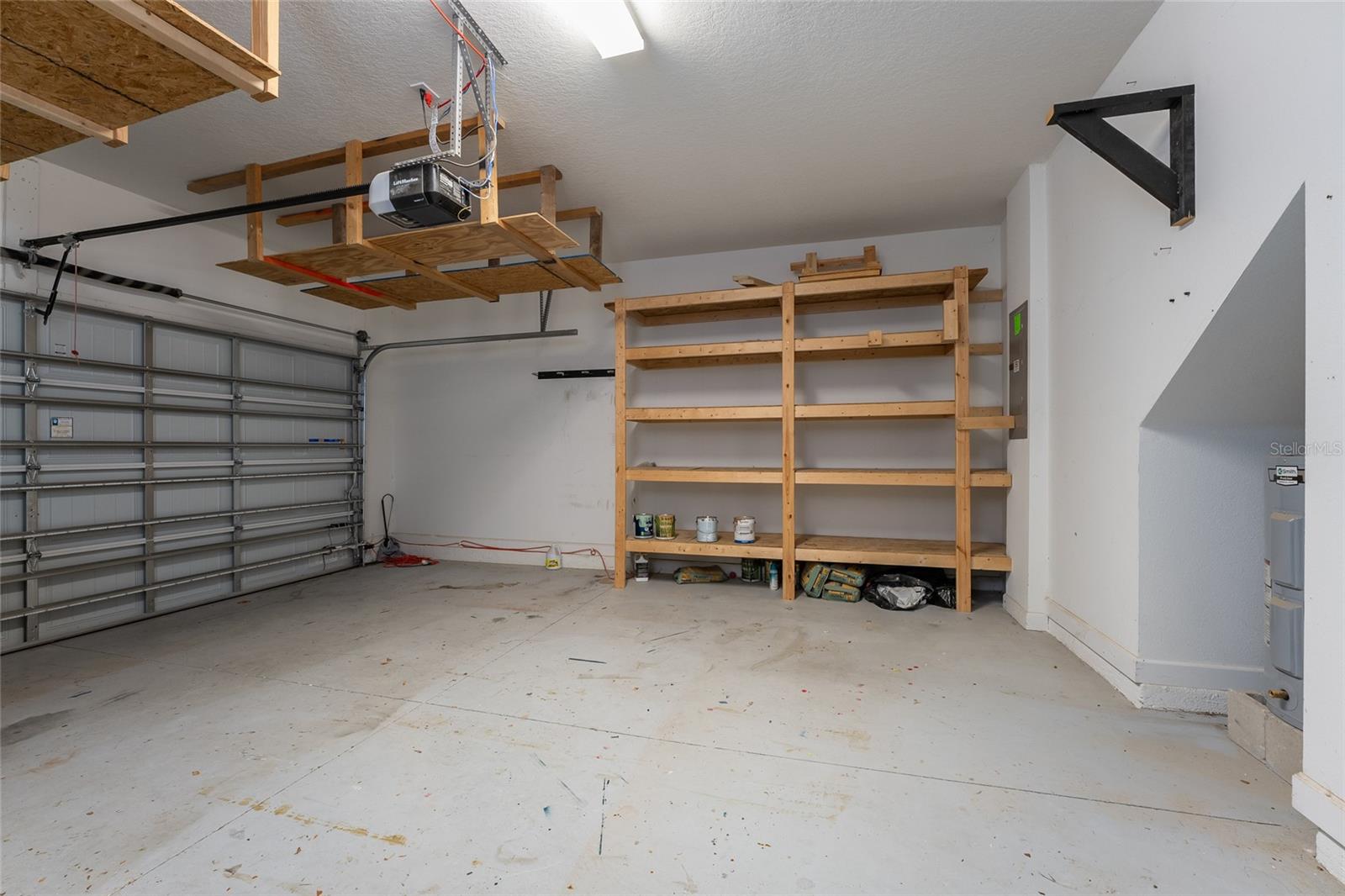 TRAILS/MOSS PARK - Residential Lease