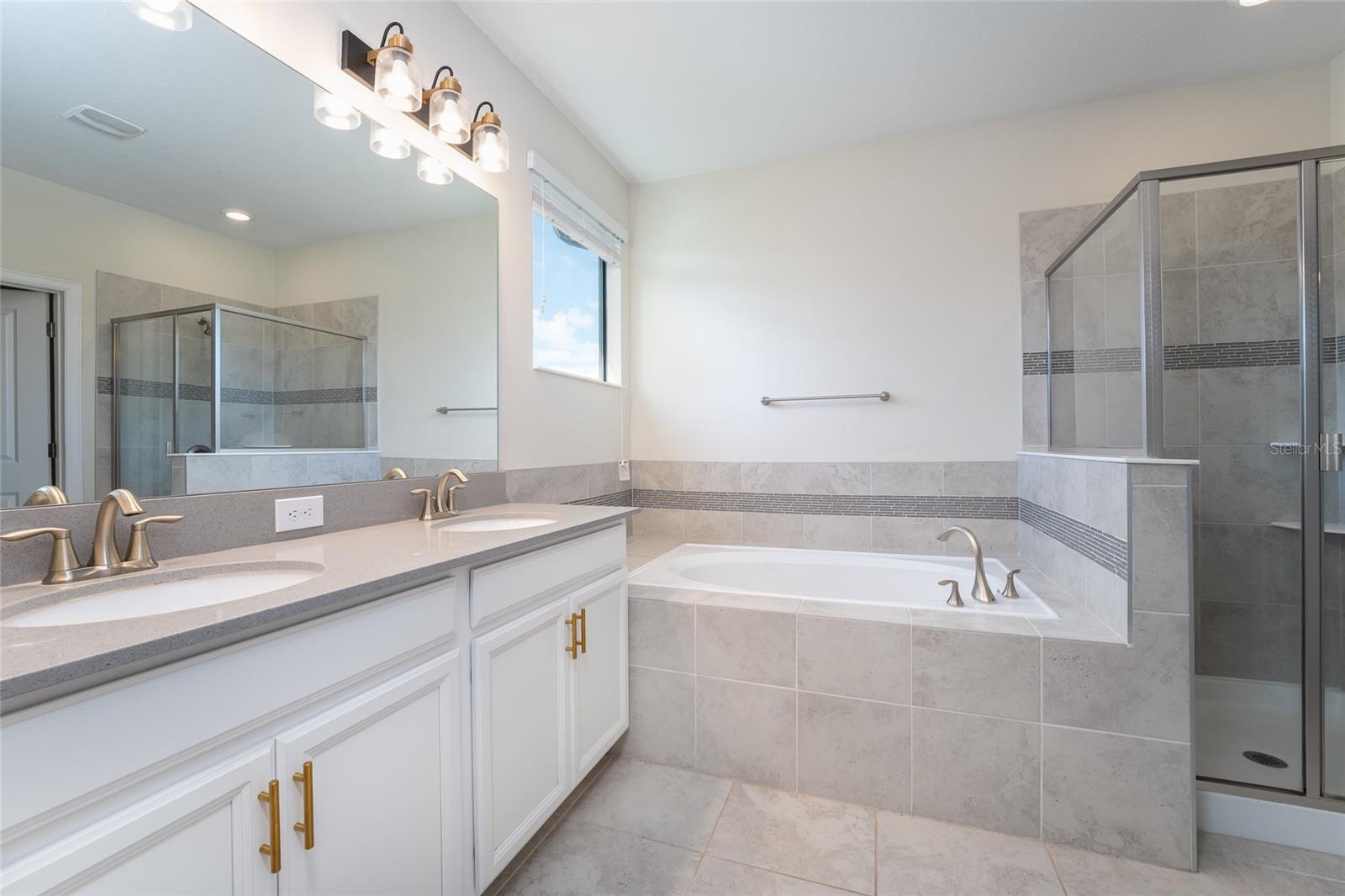 TRAILS/MOSS PARK - Residential Lease