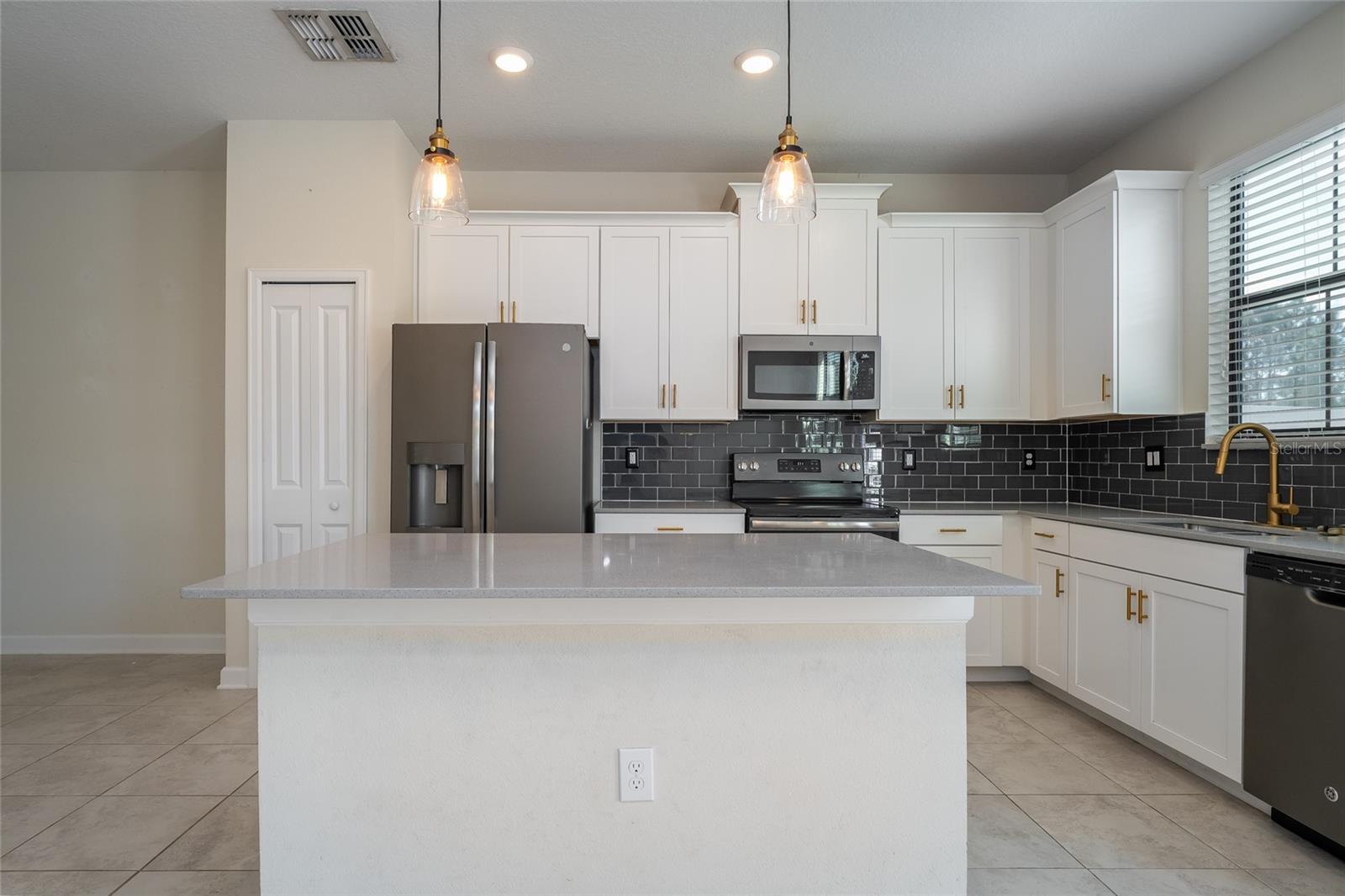 TRAILS/MOSS PARK - Residential Lease