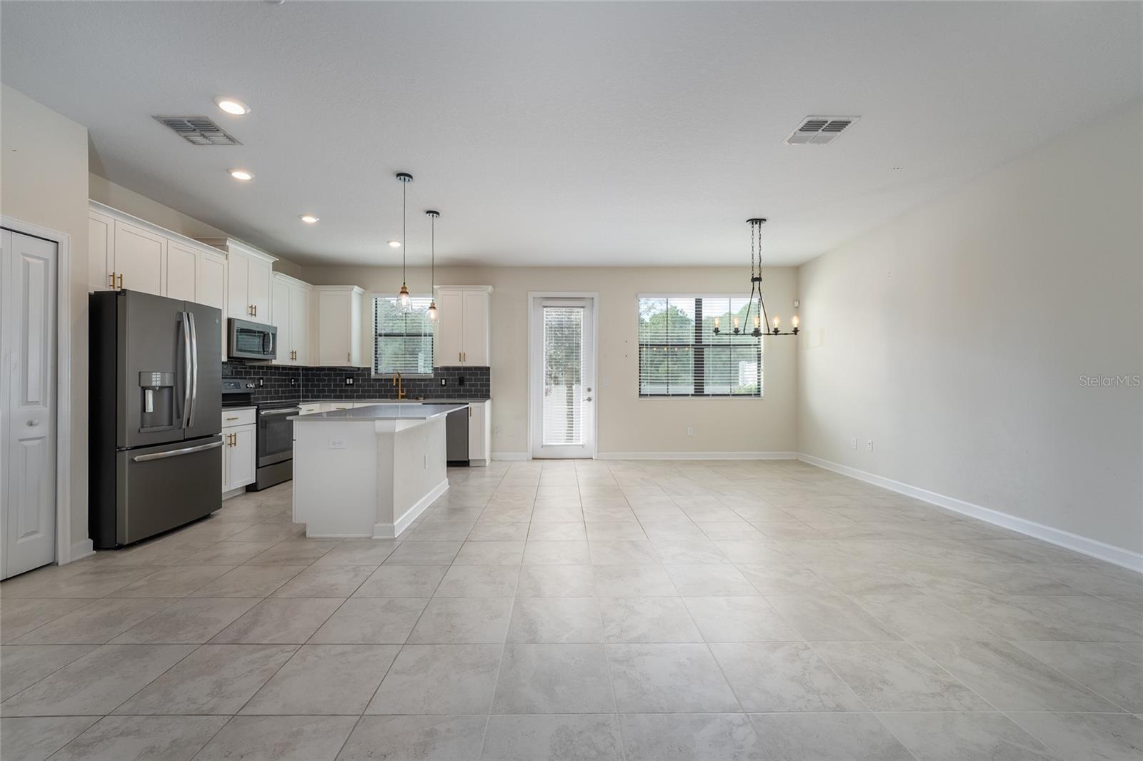 TRAILS/MOSS PARK - Residential Lease