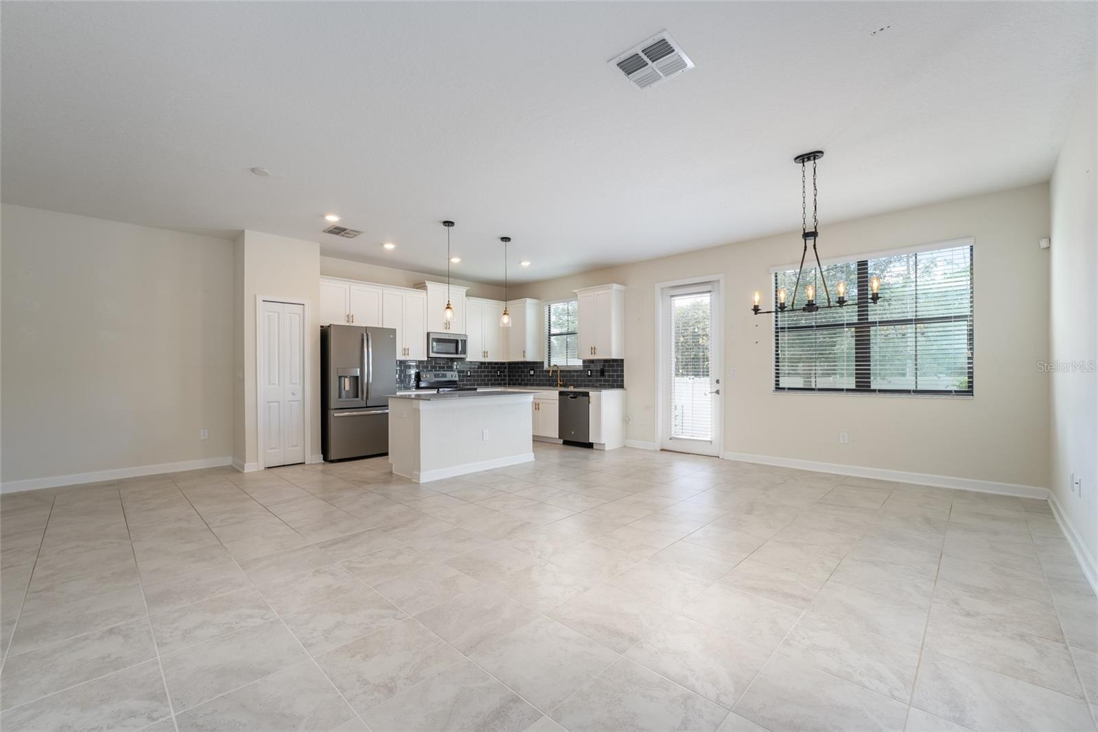 TRAILS/MOSS PARK - Residential Lease