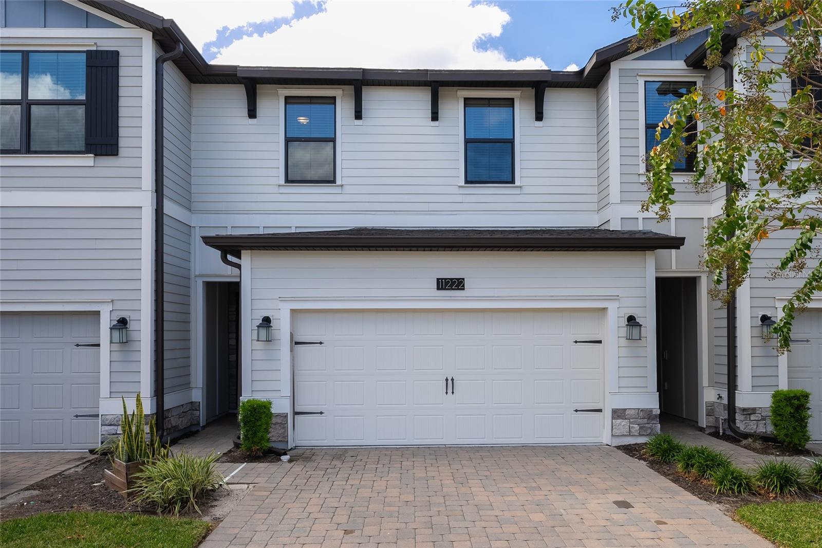 TRAILS/MOSS PARK - Residential Lease