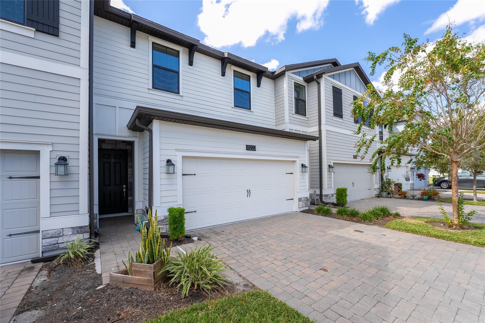 TRAILS/MOSS PARK - Residential Lease