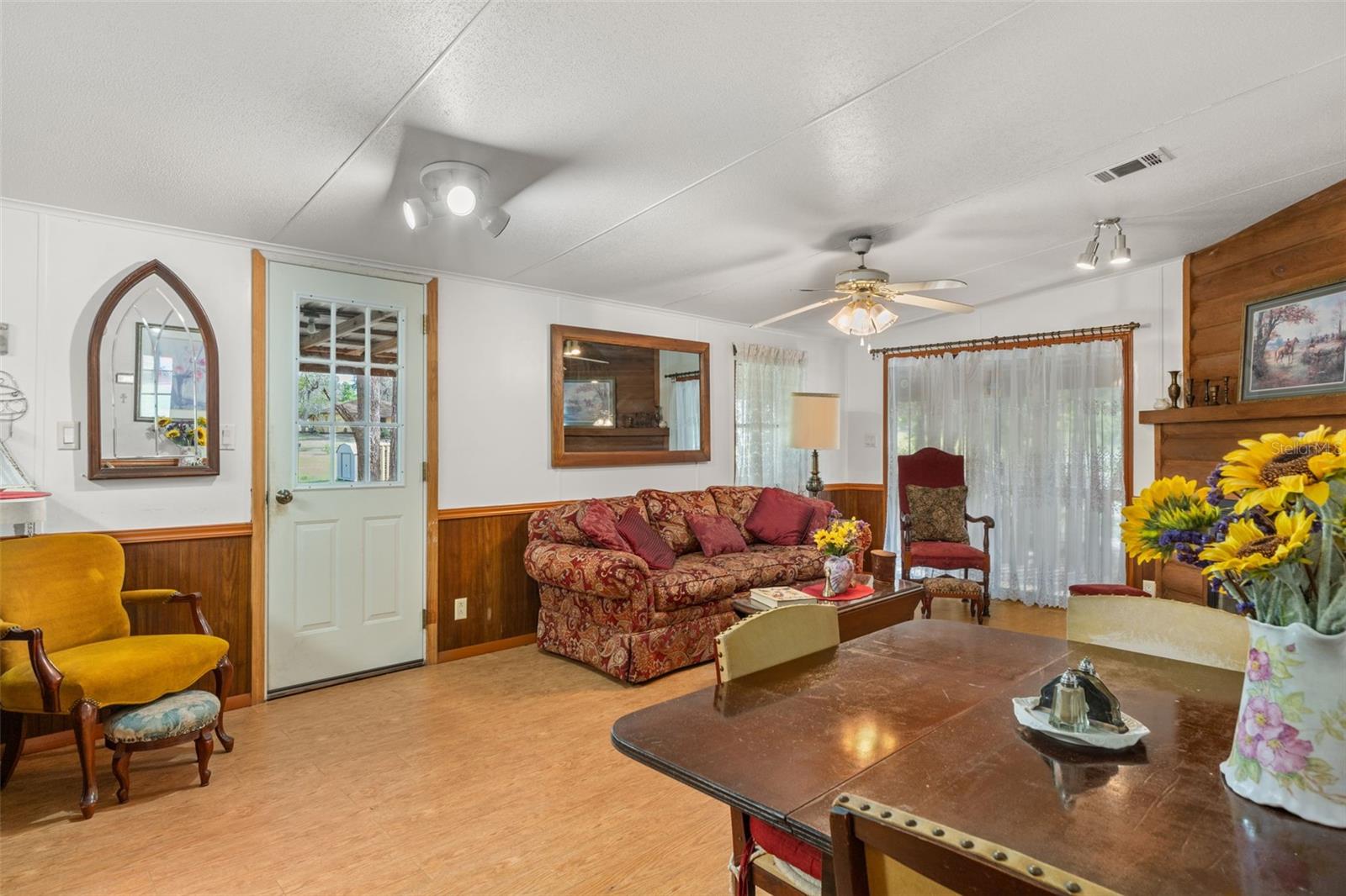 LAKE TROPICANA RANCHETTES - Residential