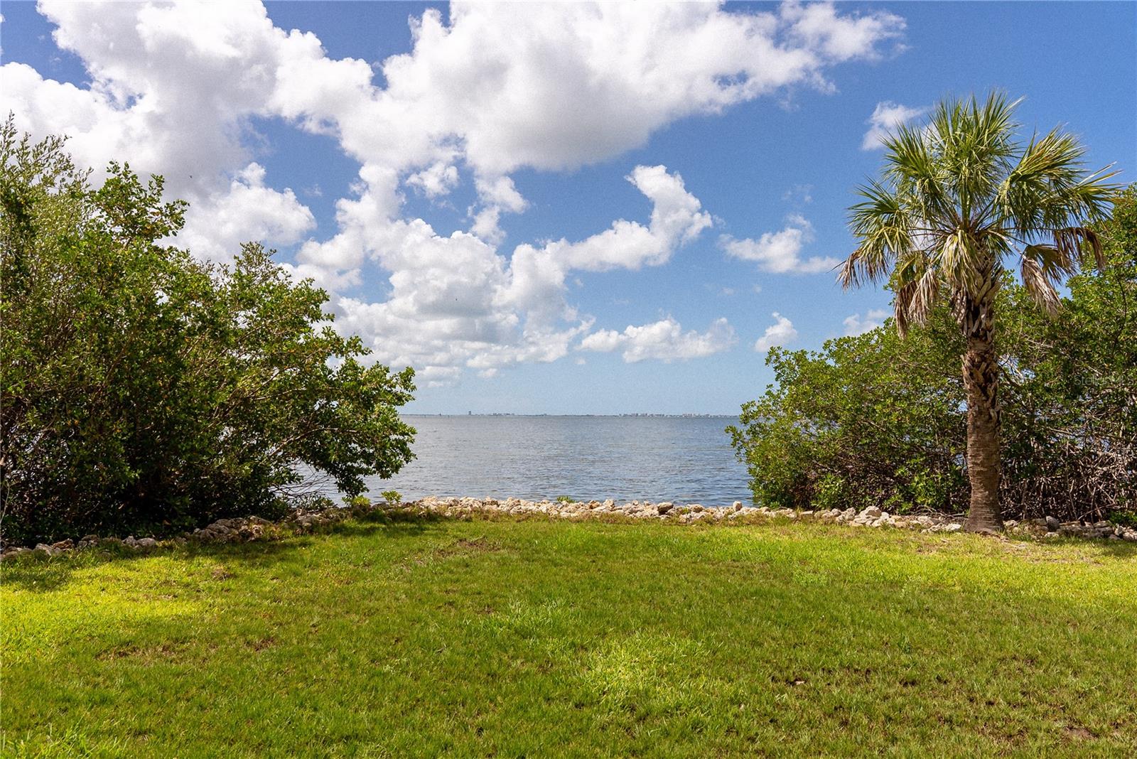 2424 BAY DRIVE 2424/2426