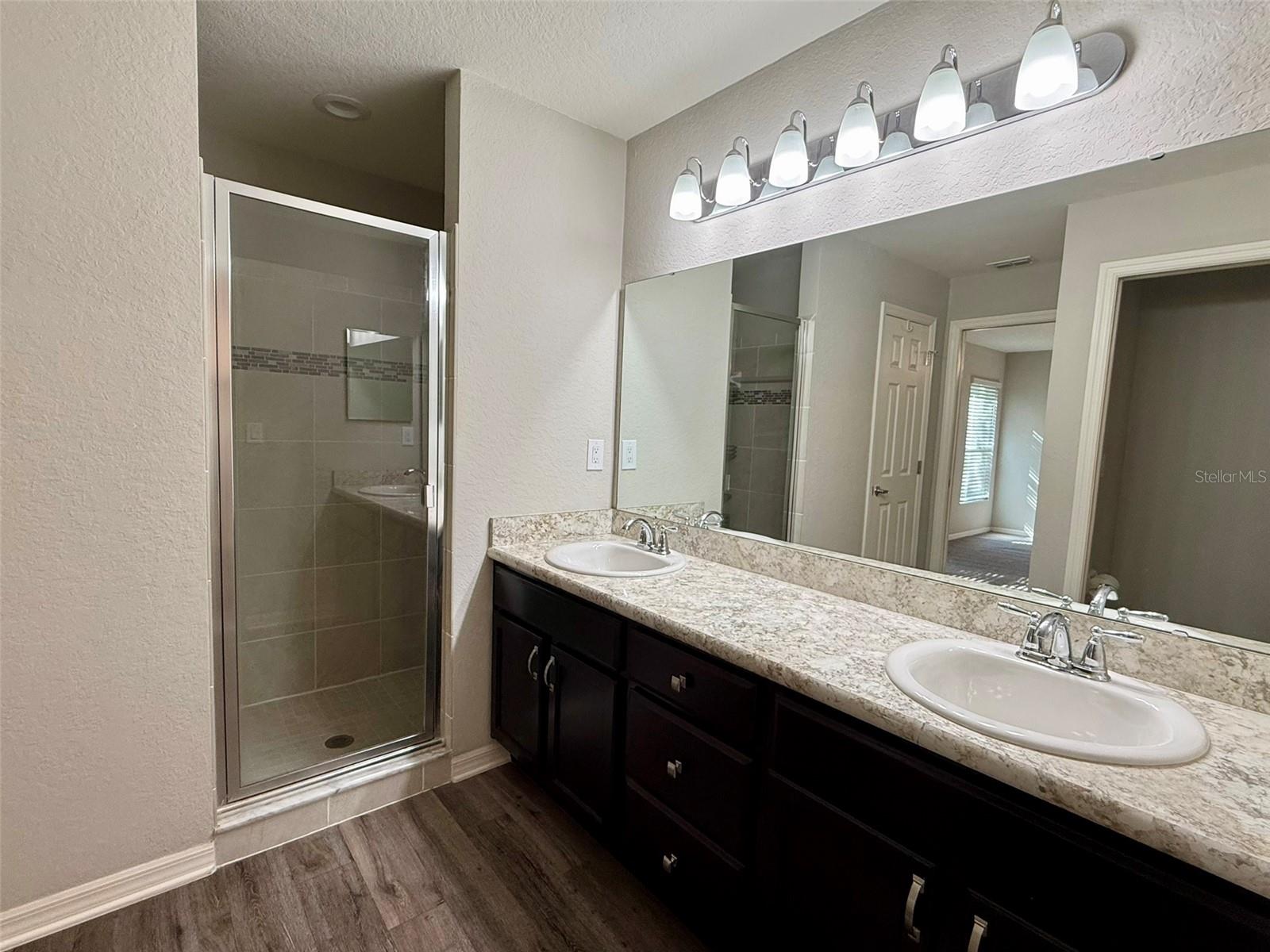 WATERS EDGE/THE LAKES - Residential