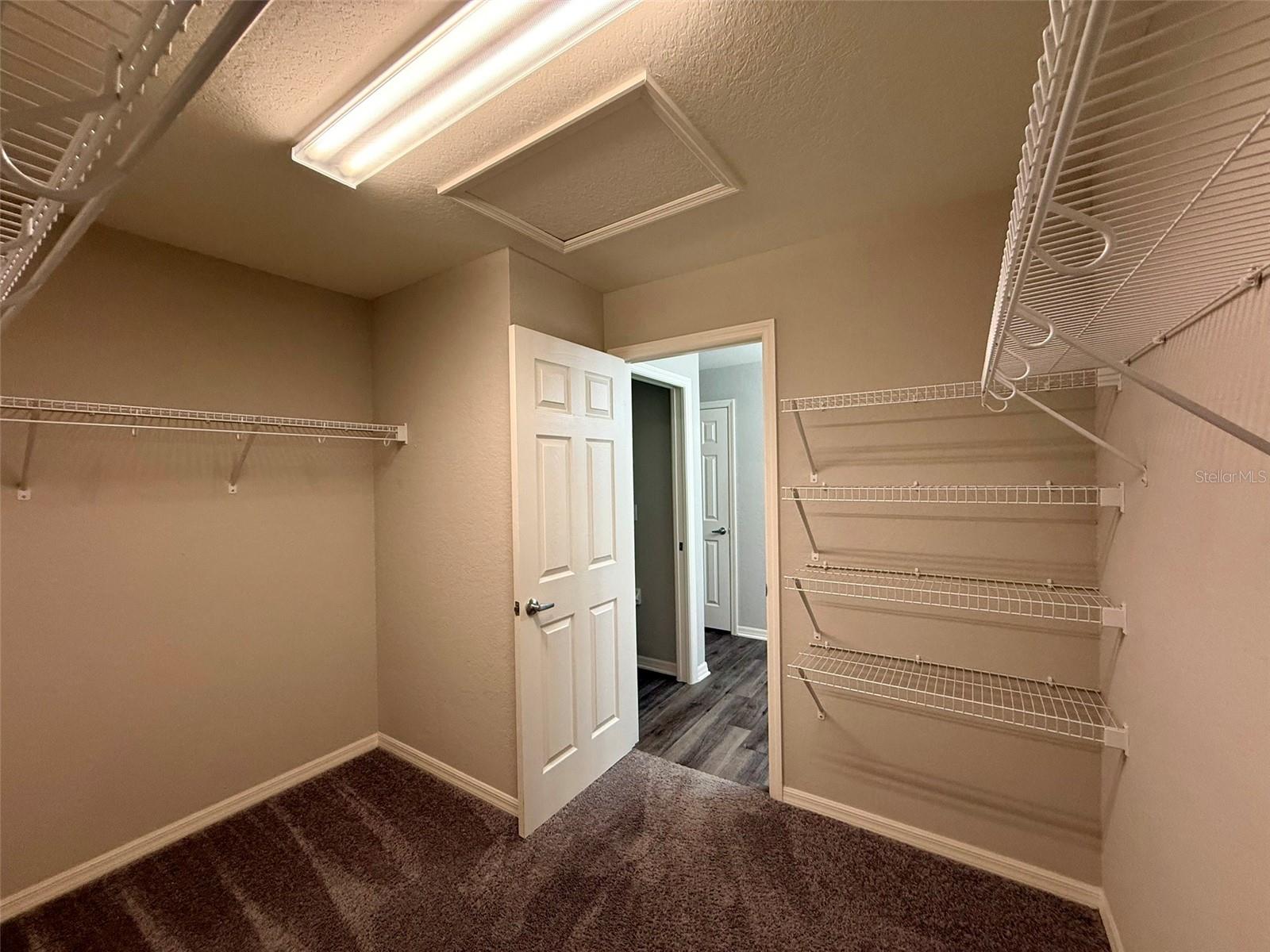 WATERS EDGE/THE LAKES - Residential