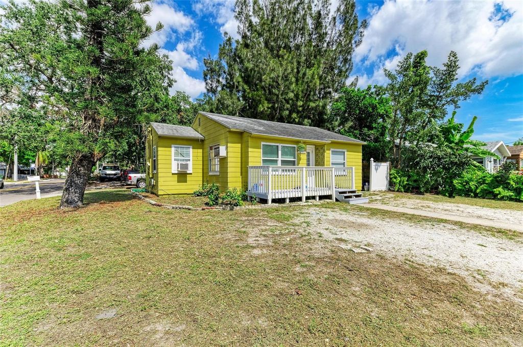 Photo of 1701 13th Street W, Bradenton, FL 34205 (MLS # A4656587)