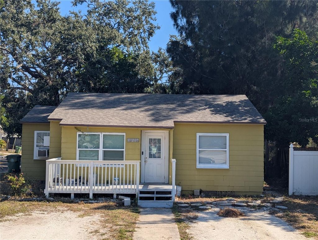 Photo of 1701 13th Street W, Bradenton, FL 34205 (MLS # A4656587)