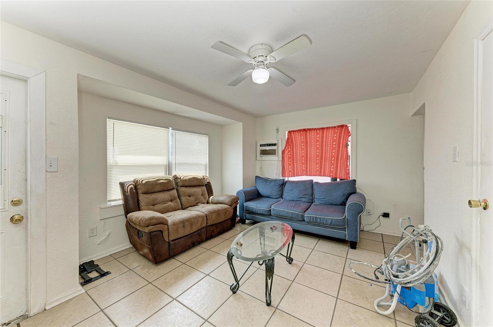 ACREAGE - Residential Income