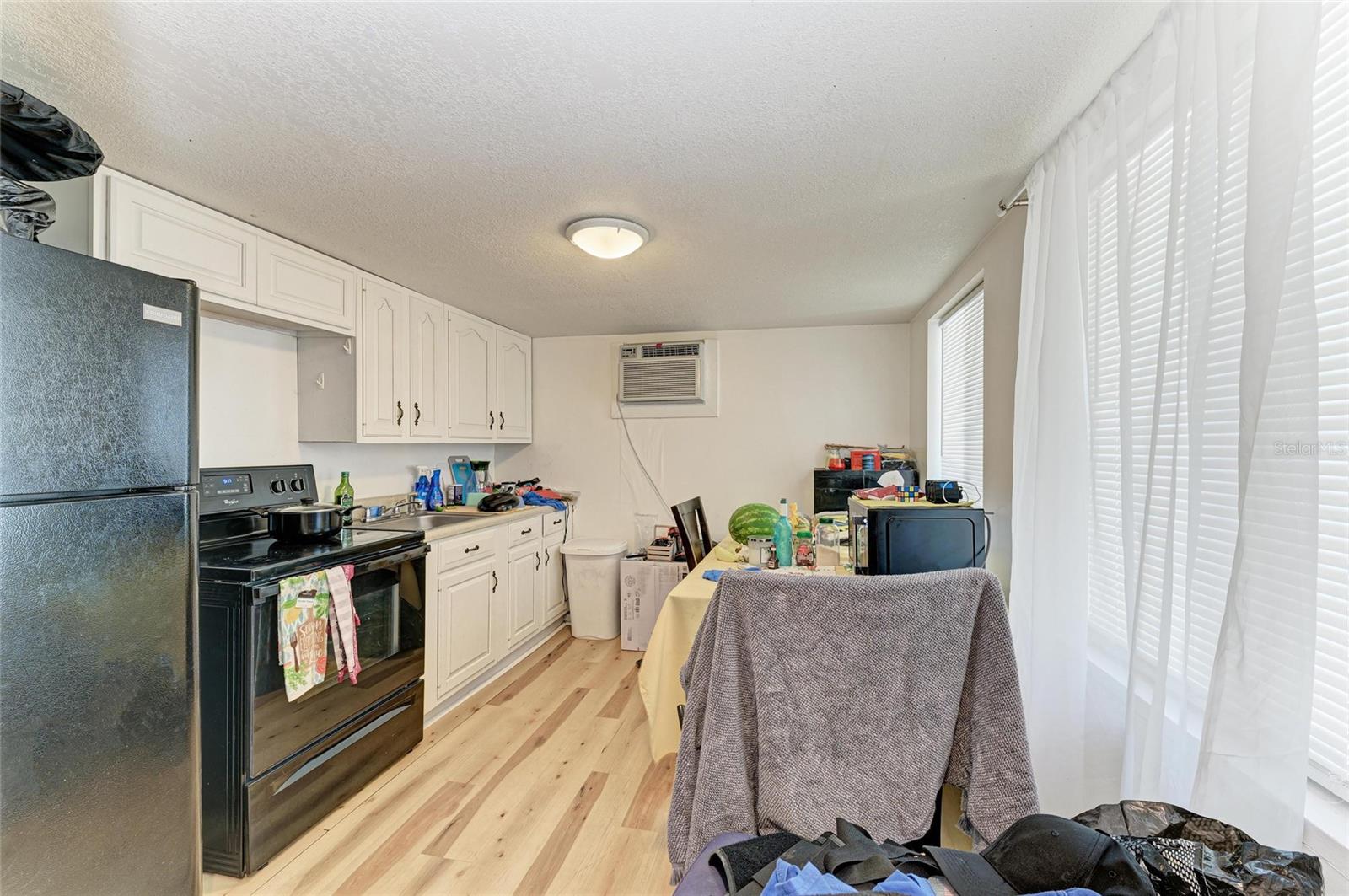 ACREAGE - Residential Income
