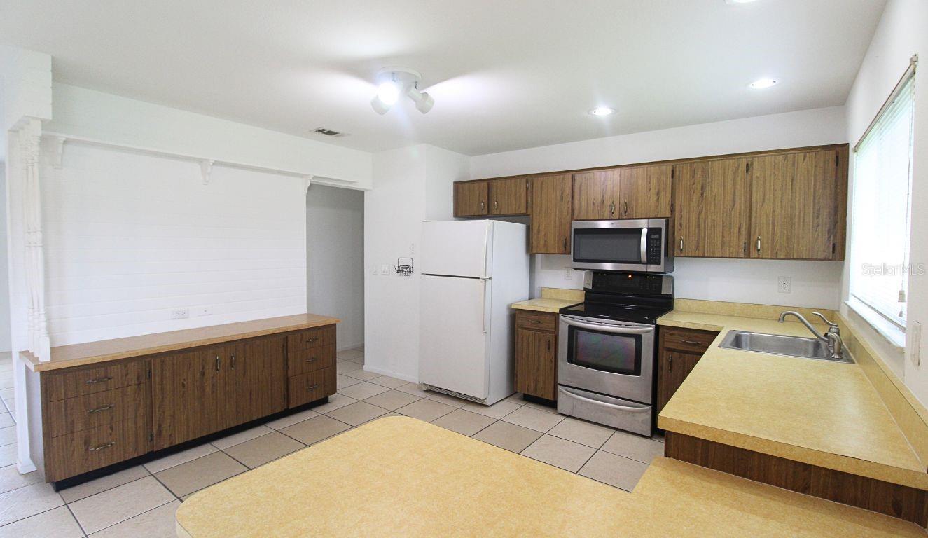 PORT CHARLOTTE SUB 40 - Residential Lease