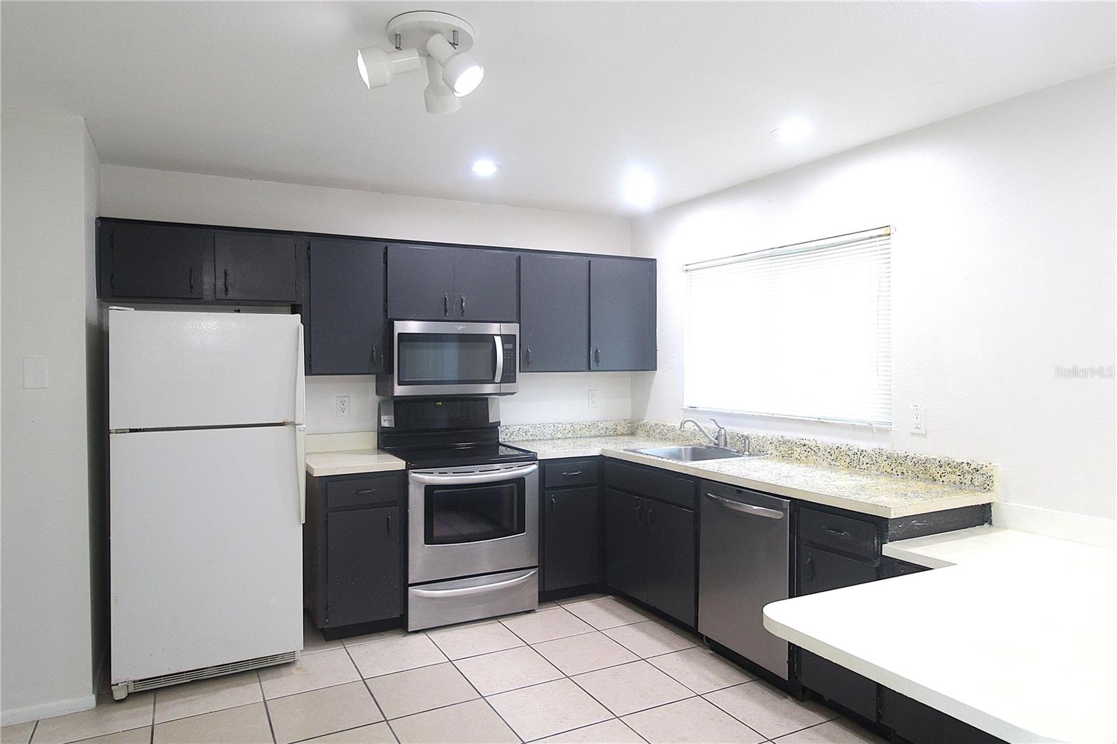 PORT CHARLOTTE SUB 40 - Residential Lease