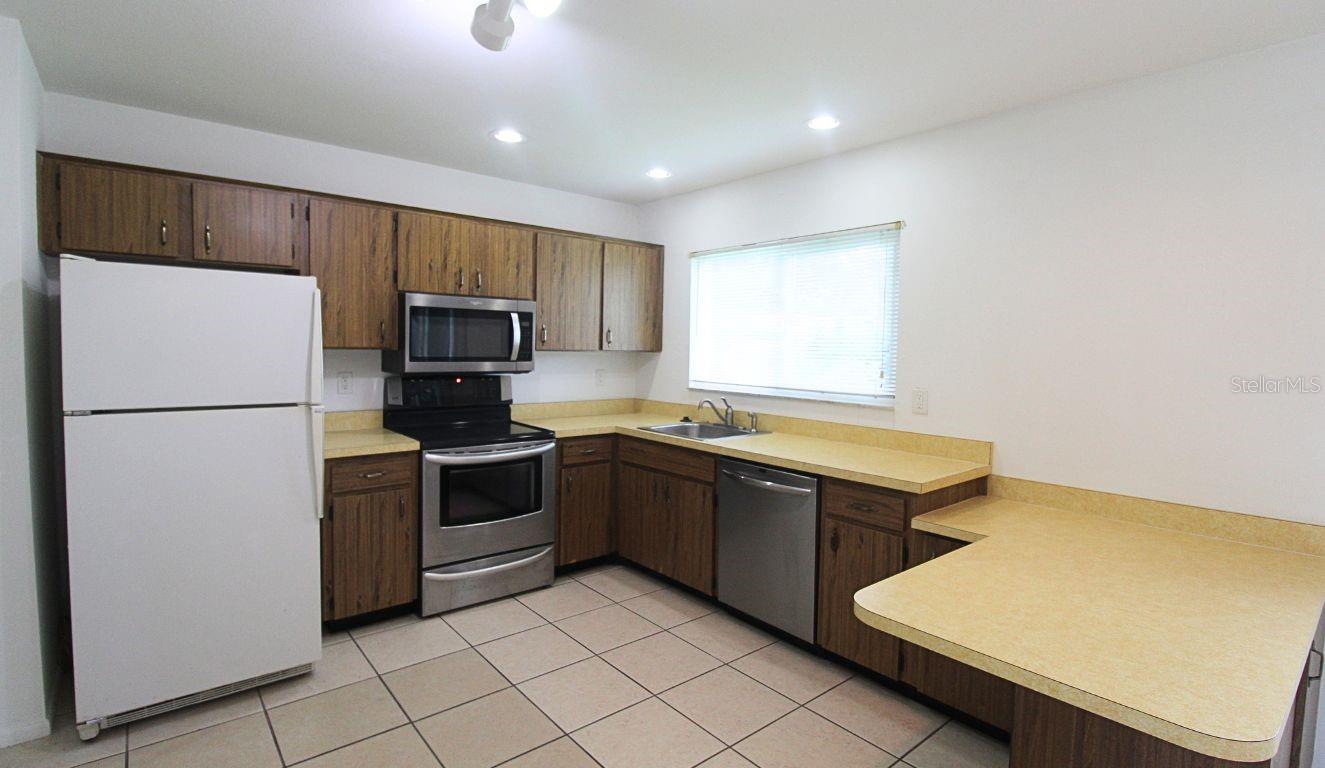 PORT CHARLOTTE SUB 40 - Residential Lease