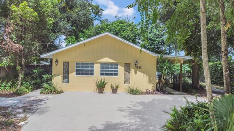 A home in DELAND