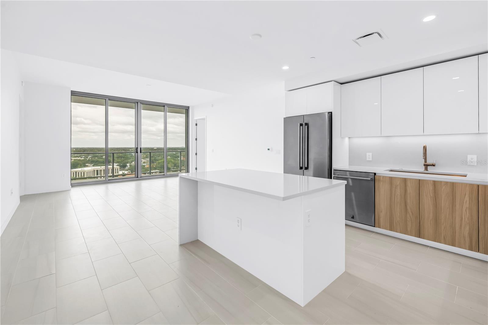 400 CENTRAL AVENUE 1608