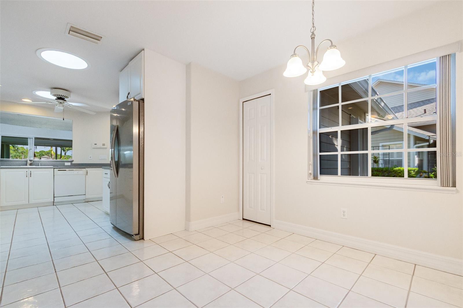 SPRUCE CREEK FLY IN - Residential