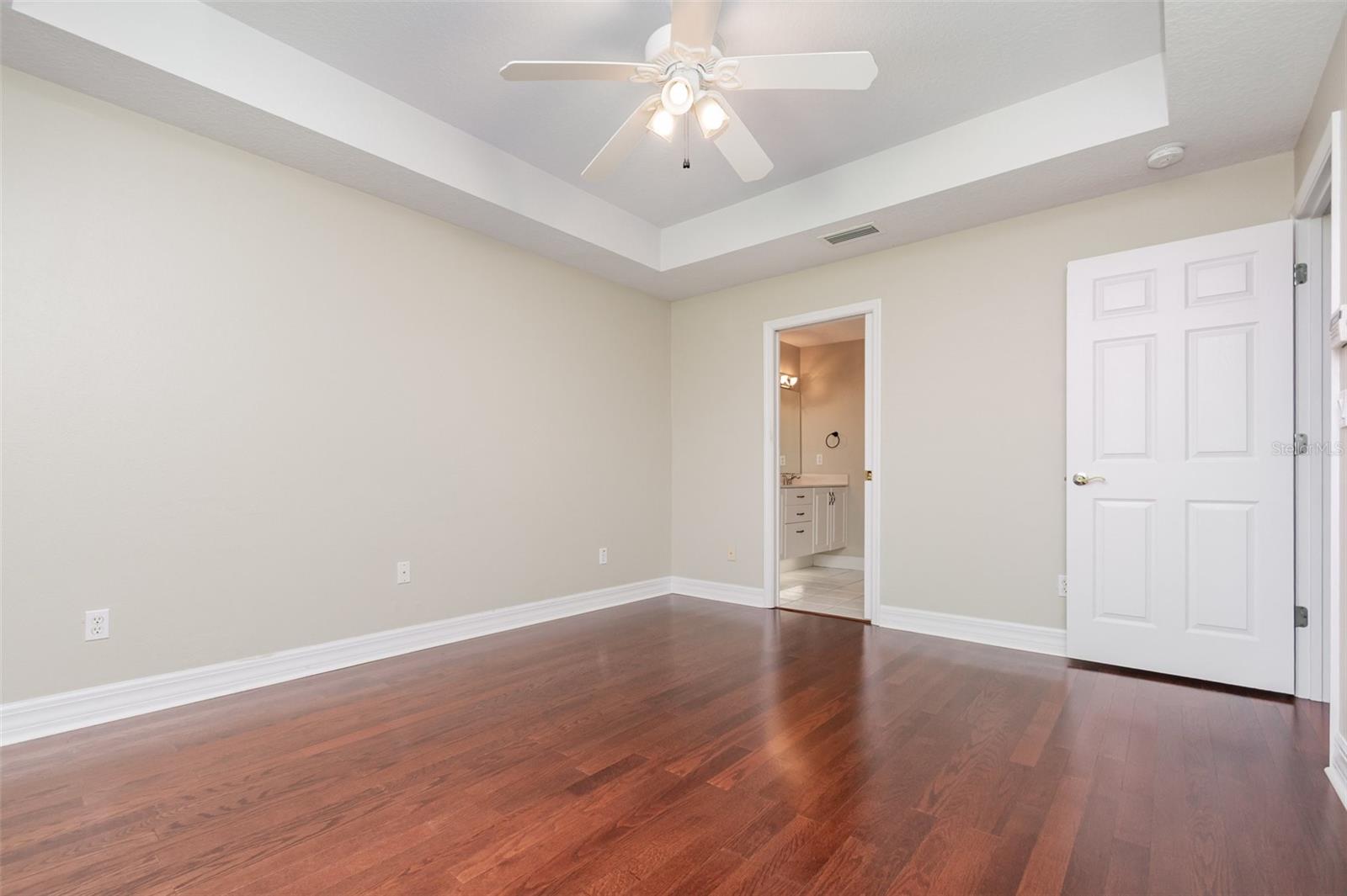 SPRUCE CREEK FLY IN - Residential