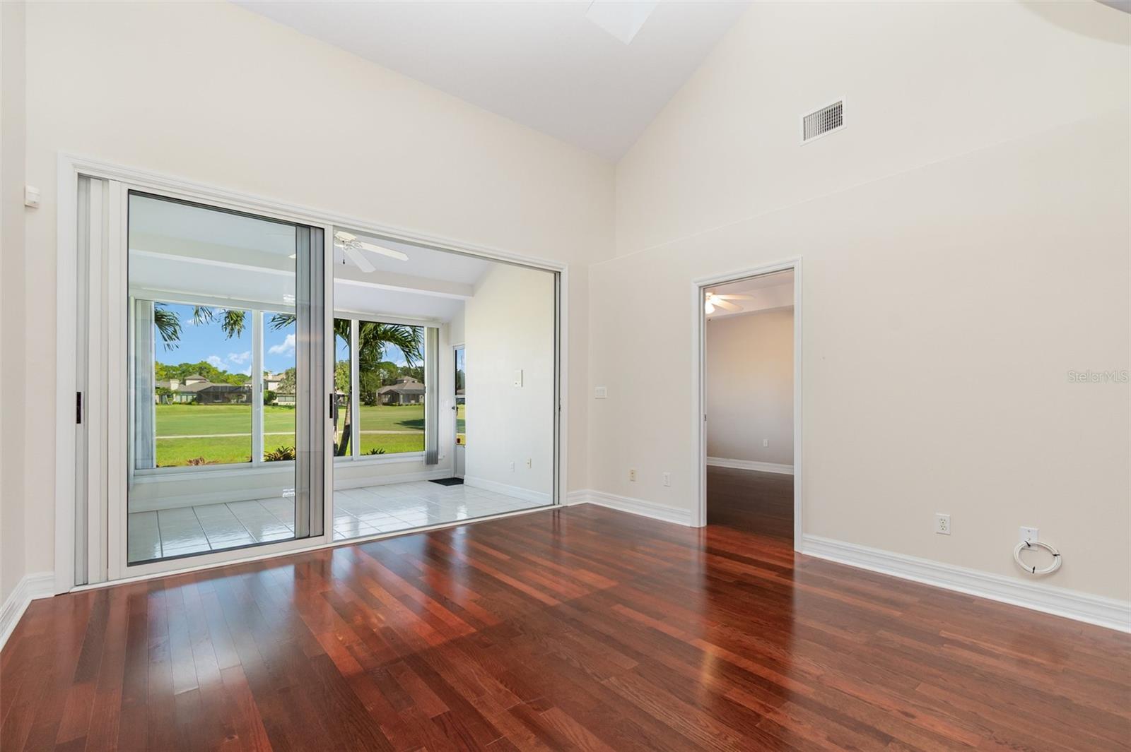 SPRUCE CREEK FLY IN - Residential