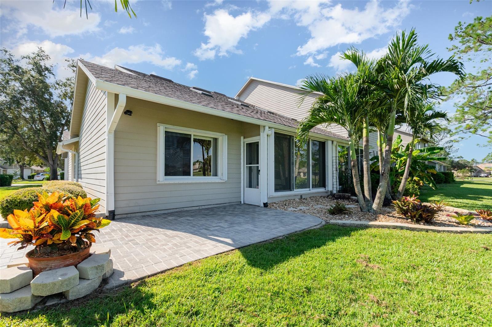 SPRUCE CREEK FLY IN - Residential