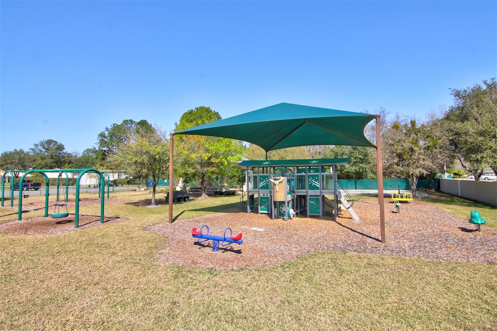 SPRUCE CREEK FLY IN - Residential