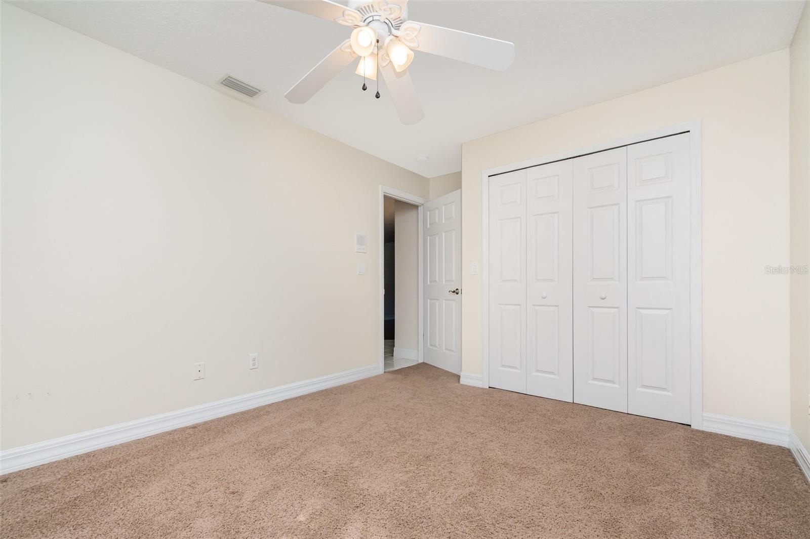 SPRUCE CREEK FLY IN - Residential