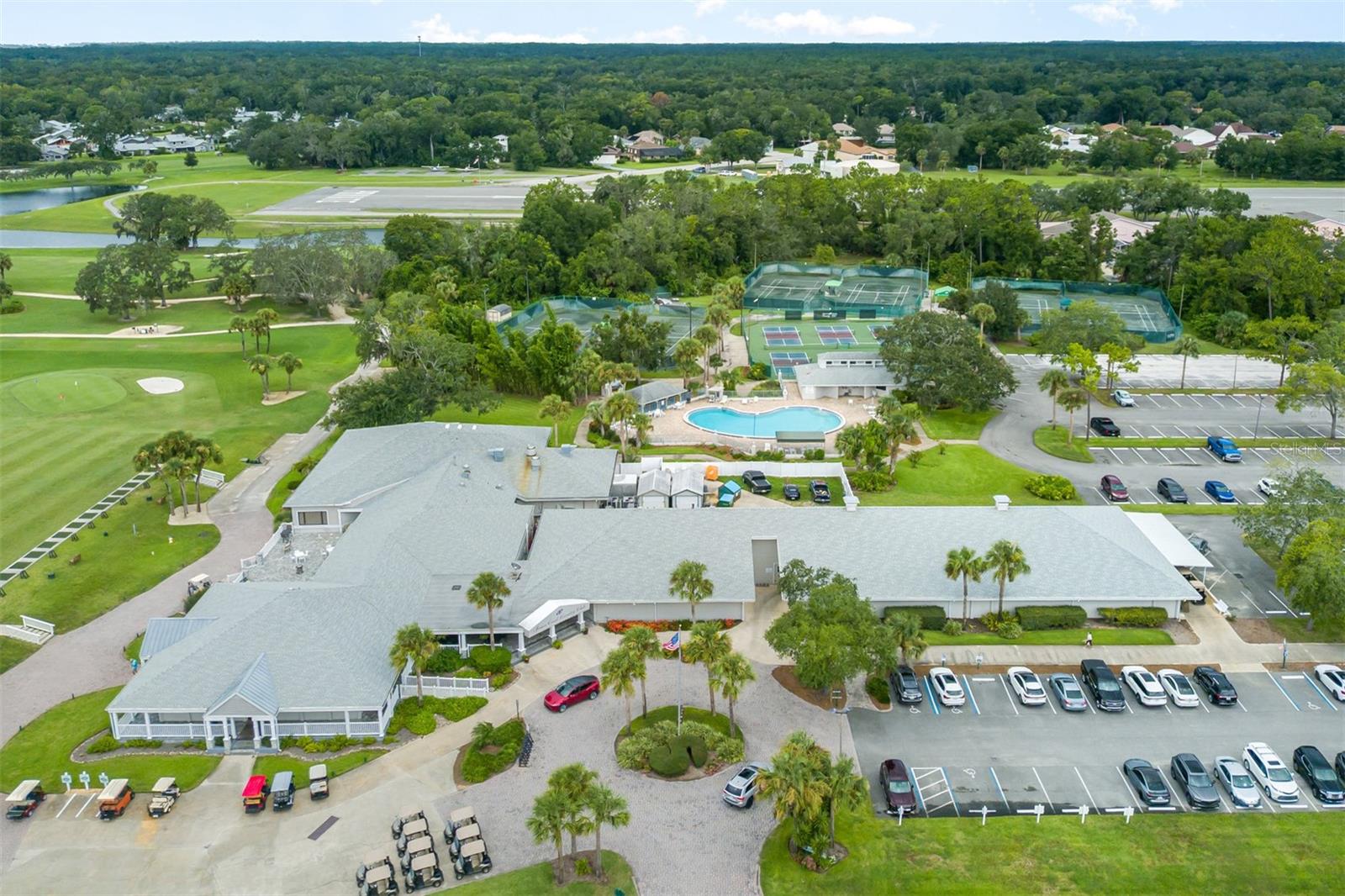 SPRUCE CREEK FLY IN - Residential
