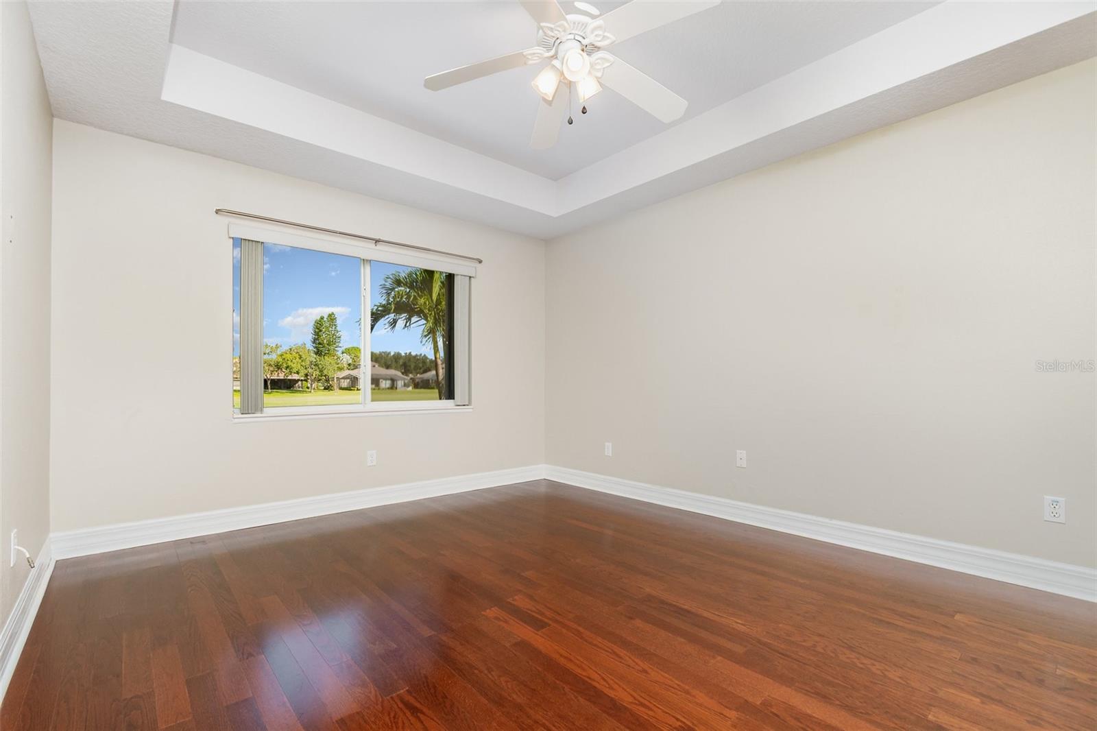 SPRUCE CREEK FLY IN - Residential