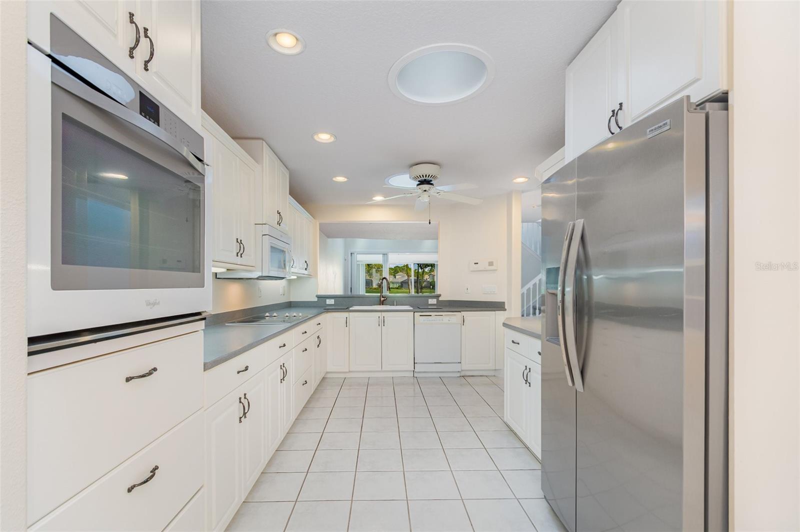 SPRUCE CREEK FLY IN - Residential