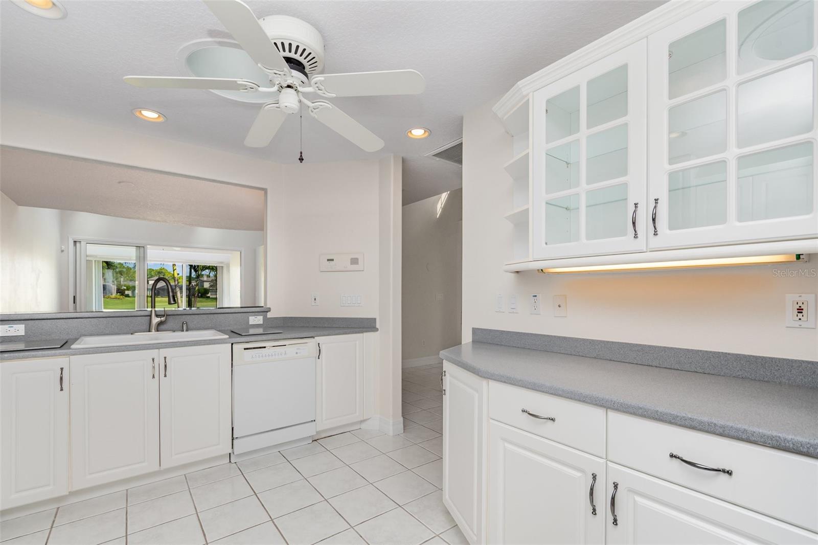 SPRUCE CREEK FLY IN - Residential